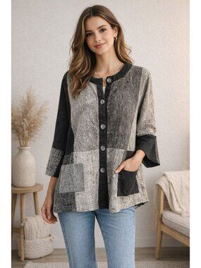Sangam tunic blouse is a vintage-style patchwork button-up jacket woven Size L
